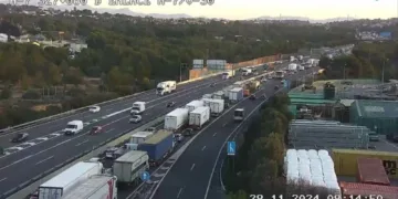 La hora punta colapsa las carreteras del área metropolitana de Valencia con 16 kilómetros de retenciones