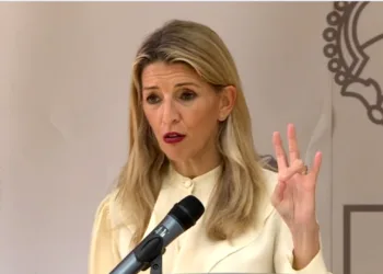 PACMA acusa a Sumar de «mentir» ante la ONU y excluir de la reforma de la LOPIVI el veto a los menores en la tauromaquia