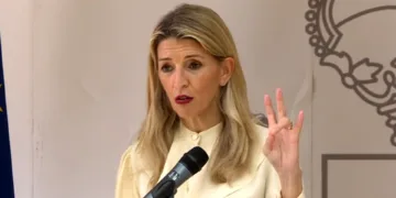 PACMA acusa a Sumar de «mentir» ante la ONU y excluir de la reforma de la LOPIVI el veto a los menores en la tauromaquia