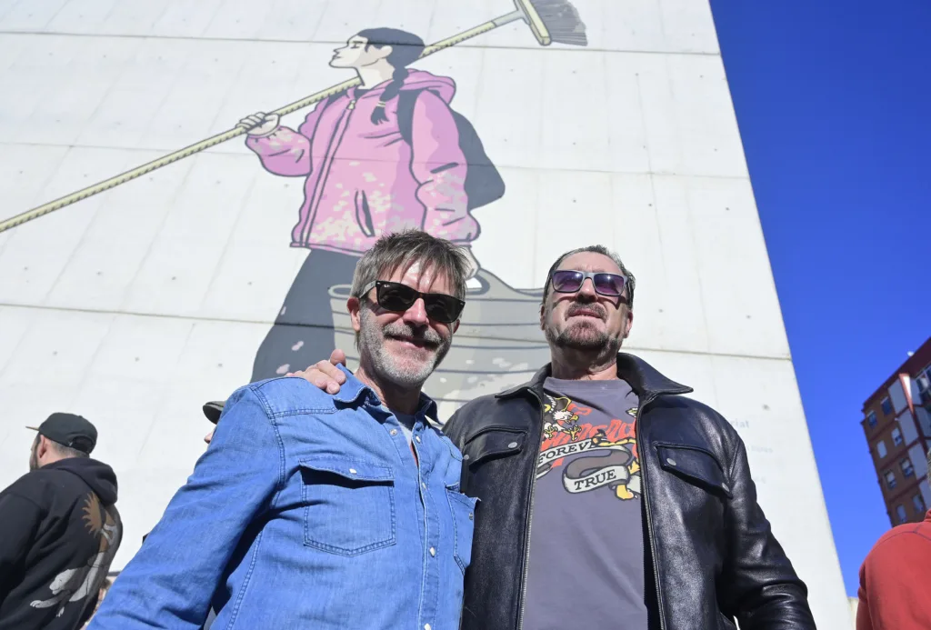 Un mural gigante en Valencia honra a los voluntarios de la DANA y su solidaridad espontánea 3 1205 Catala Mural homenatge victimes dana 16 copia