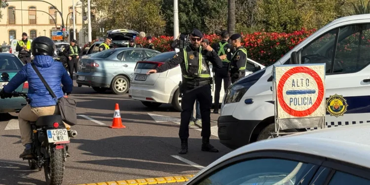 Un 55% de los controles de alcohol o drogas efectuados por la Policía Local Valencia este diciembre dieron positivo 1   Un 55% de los controles de alcohol o drogas efectuados por la Policía Local Valencia este diciembre dieron positivo
