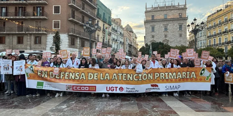 Concentración en Valencia en defensa de la Atención Primaria