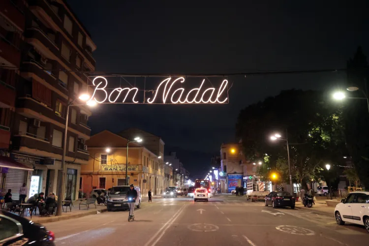 El Ajuntament de Valéncia refuerza la iluminación navideña en las tres pedanías afectadas por la Dana