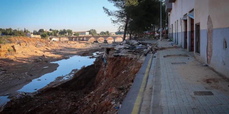 El Ajuntament de Torrent califica de "decepcionante" la reunión con la CHJ Confederación Hidrográfica del Júcar 1 El Ajuntament de Torrent califica de "decepcionante" la reunión con la CHJ Confederación Hidrográfica del Júcar