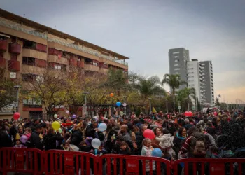 Torrent prepara unas campanadas infantiles con música, animación, uva y cotillón 4 Torrent prepara unas campanadas infantiles con música, animación, uva y cotillón