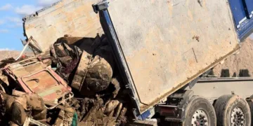 Aparece la víctima 223 de la #DANA en un solar improvisado como vertedero en Paiporta