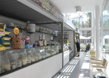 El Mercado Municipal de Paiporta reabre tras la devastación de la DANA