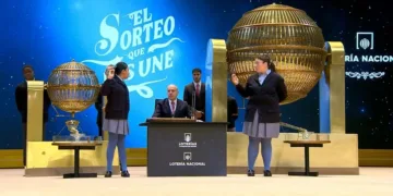 Una niña canta por error el ‘Gordo’: «Un chico me ha dicho que lo haga»