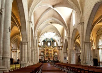 Mons. Enrique Benavent preside mañana en la Catedral los actos religiosos y el solemne Te Deum