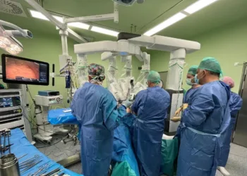 El Hospital Doctor Balmis realiza una técnica novedosa para pacientes con obesidad extrema