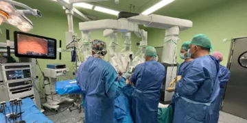 El Hospital Doctor Balmis realiza una técnica novedosa para pacientes con obesidad extrema