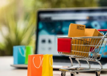 OCU: Denuncias a comparadores financieros online y webs de productos dietéticos cierran 2024