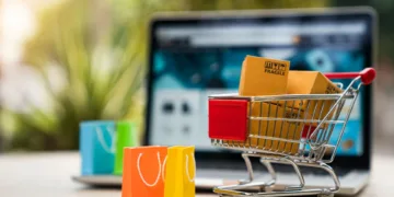 OCU: Denuncias a comparadores financieros online y webs de productos dietéticos cierran 2024