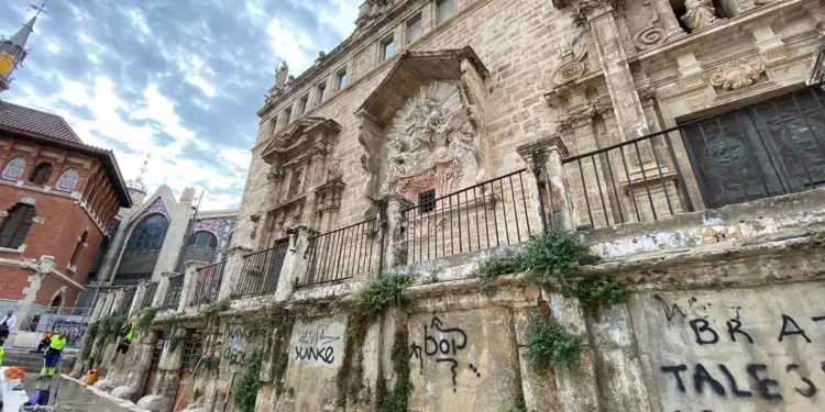 Los socialistas exigen a Catala que obligue a los dueños de les Covetes de San Joan a conservarlos 1 Los socialistas exigen a Catala que obligue a los dueños de les Covetes de San Joan a conservarlos