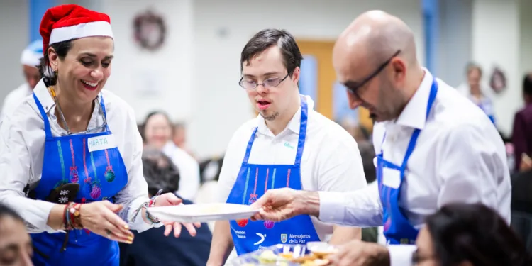 Down Madrid, Fundación Telefónica y Mensajeros de la Paz celebraron la cena navideña solidaria