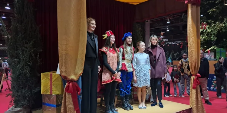 Inauguración de Expojove 2024-2025: Una Alcaldesa Por Su Lado y Falleras Por Otro 1 Expojove 2024-2025: Entre Mascletas Virtuales y Mucho Espacio Vacío