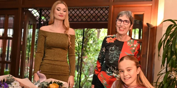 Las Falleras Mayores de Valencia realizan una visita al Consell Valencià de Cultura