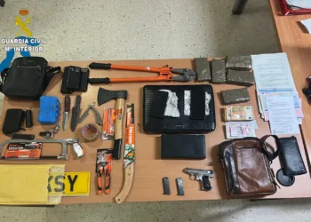 Detenido un hombre en Cullera portando armas de fuego ocupando una vivienda y finca en terreno agrícola 1 Detenido un hombre en Cullera portando armas de fuego ocupando una vivienda y finca en terreno agrícola