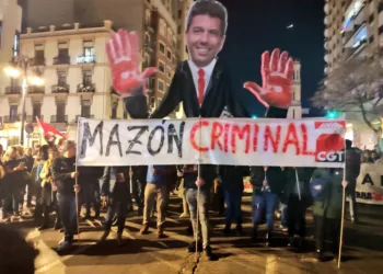 El Consell denuncia el uso político del dolor en la tercera manifestación tras la DANA