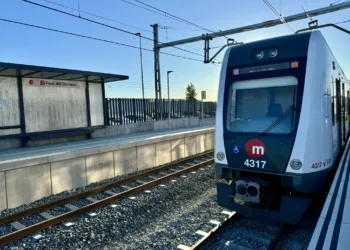 MetroValencia reabre tras las obras el tramo entre paterna y Lliria tras poner en servicio el segundo apeadero de Fuente del Jarro 5 MetroValencia reabre tras las obras el tramo entre paterna y Lliria tras poner en servicio el segundo apeadero de Fuente del Jarro