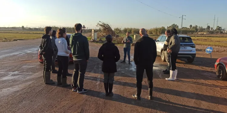 Una ruta comarcal explica a la ciudadanía el daño que la DANA ha causado en l’Albufera 1 Una ruta comarcal explica a la ciudadanía el daño que la DANA ha causado en l’Albufera