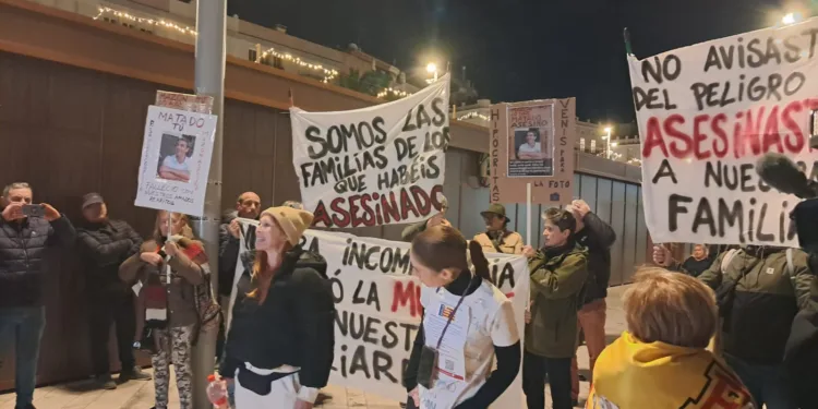 Funeral en la Catedral de Valencia: una ceremonia marcada por la polémica, las protestas y un clima de tensión social 1 Funeral en la Catedral de Valencia: una ceremonia marcada por la polémica, las protestas y un clima de tensión social