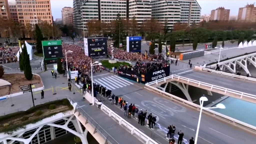 La Maratón de Valencia deja un impacto económico de 32 millones de euros y reactiva el turismo tras la DANA 12 La Maraton de Valencia 1