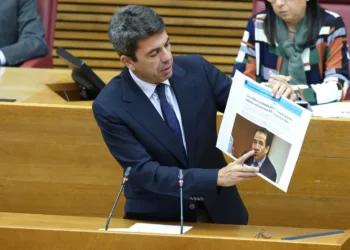 Mazón anuncia una nueva línea de ayudas de 250 millones de euros para otorgar 2.500 euros a cada afectado que haya perdido su vehículo