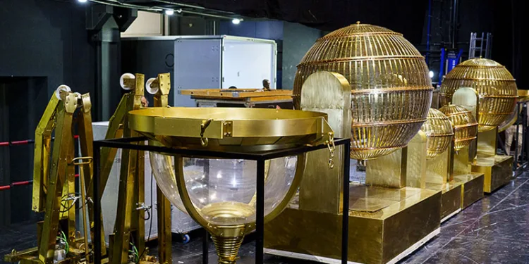 El 37.876, primer quinto premio, reparte suerte en Elche, Alicante y Valencia