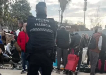 La Policía intensifica controles en el rastro de Valencia tras la venta de productos sospechosos de la Dana