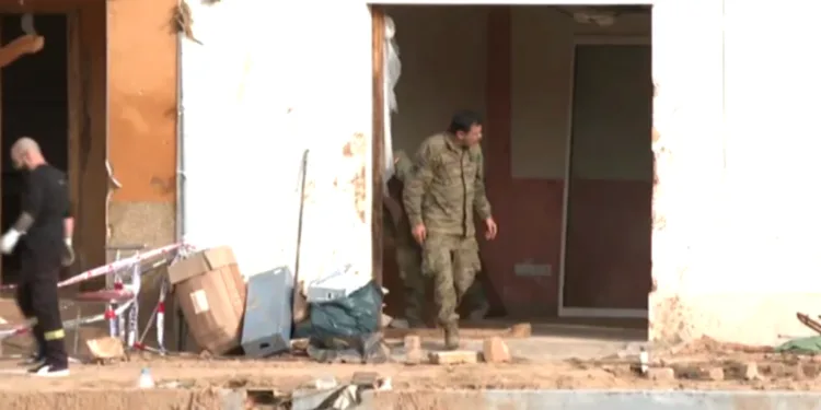 La Generalitat retira 300.000 toneladas de residuos tras la dana en un plan sin precedentes 1 La Generalitat retira 300.000 toneladas de residuos tras la dana en un plan sin precedentes