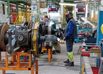 FGV destina 5,5 millones de euros a la reparación, suministro de repuestos y puesta a punto de las unidades de Metrovalencia dañadas en las inundaciones 8 FGV destina 5,5 millones de euros a la reparación, suministro de repuestos y puesta a punto de las unidades de metrovalencia dañadas en las inundaciones