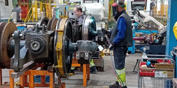 FGV destina 5,5 millones de euros a la reparación, suministro de repuestos y puesta a punto de las unidades de Metrovalencia dañadas en las inundaciones 1 FGV destina 5,5 millones de euros a la reparación, suministro de repuestos y puesta a punto de las unidades de metrovalencia dañadas en las inundaciones