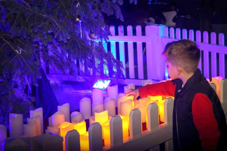 Torrent realiza un homenaje a las víctimas de la DANA en un acto en el que se inicia la Navidad