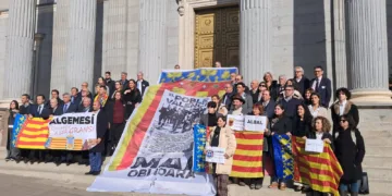 Lo Rat Penat llamenta l'abandó dels valencians per part del molts diputats del Congrés
