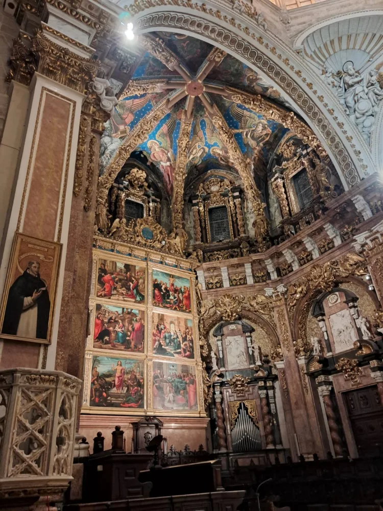 Lo Rat Penat ompli la Catedral de Valencia en el seu concert per als afectats de la #DANA i recauda més de 20.000€