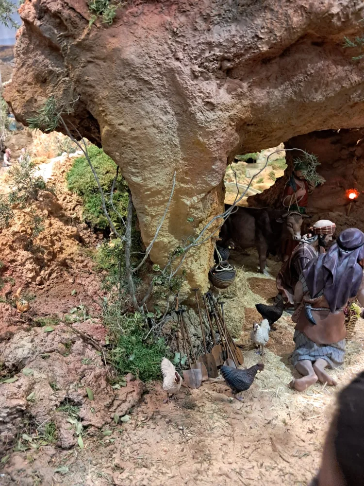 Un belén con voluntarios de la #DANA y estrellas para la esperanza. Así ha sido la inauguración de la navidad en Valencia