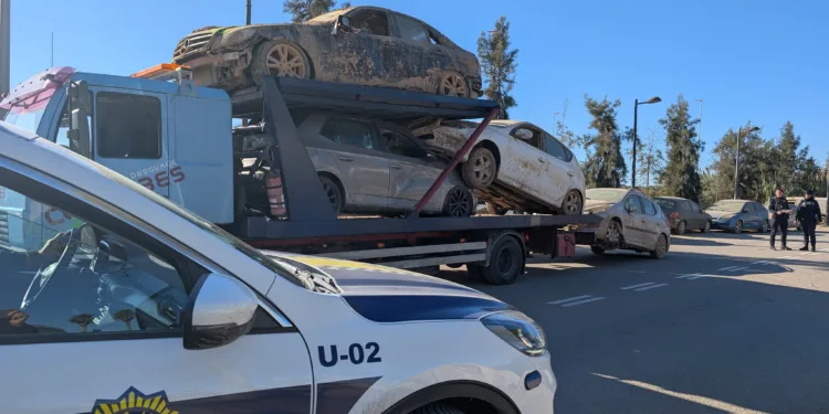 Valencia empieza a retirar los vehículos afectados por la #DANA que ya han sido peritados de las pedanías afectadas 1 Valencia empieza a retirar los vehículos afectados por la #DANA que ya han sido peritados de las pedanías afectadas
