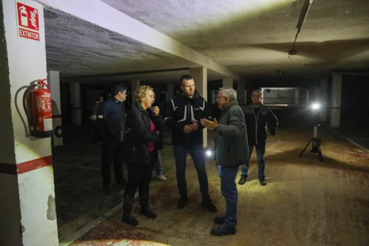 Diputació de Valéncia espera acabar en un mes la limpieza de sótanos y garajes