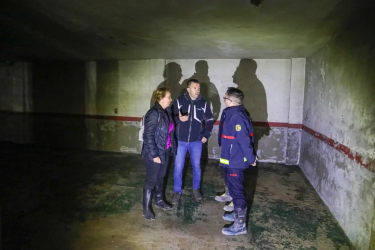 Diputació de Valéncia espera acabar en un mes la limpieza de sótanos y garajes