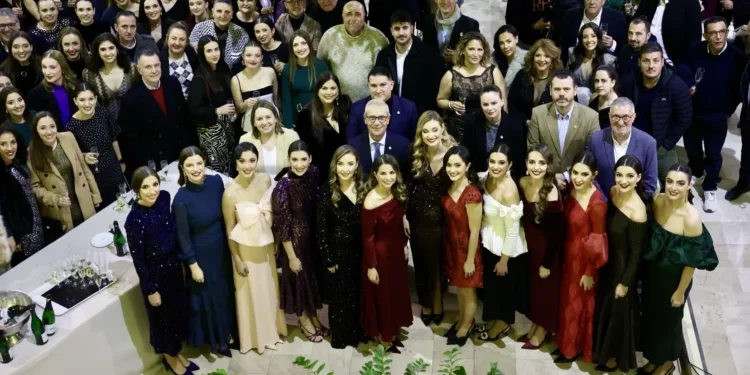 Brindis del mundo fallero por la Navidad con la presencia de la Fallera Mayor de Valencia 2025 1 Brindis del mundo fallero por la Navidad