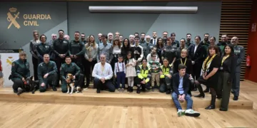 La Guardia Civil presenta el calendario solidario a favor de la Asociación Española de Esclerosis Tuberosa 