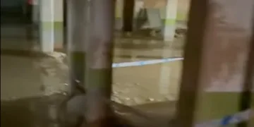 42 días después de la riada los garajes siguen inundados, con lodo y agua