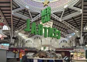 A 14 días de la Nochebuena y el Belén del Mercado Central sin montar