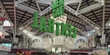 A 14 días de la Nochebuena y el Belén del Mercado Central sin montar
