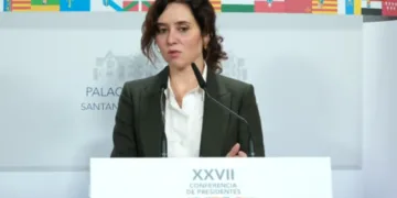 Ayuso reivindica en la Conferencia de Presidentes que se condone la deuda a los valencianos por la tragedia de la #DANA