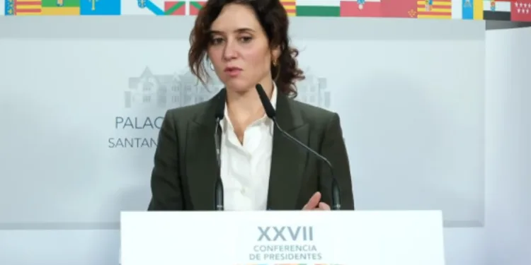 Ayuso reivindica en la Conferencia de Presidentes que se condone la deuda a los valencianos por la tragedia de la #DANA 1 Ayuso reivindica en la Conferencia de Presidentes que se condone la deuda a los valencianos por la tragedia de la #DANA