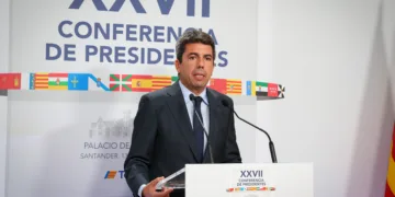 Carlos Mazón exige al Gobierno “más dinero, recursos y compromiso” para los afectados por las riadas