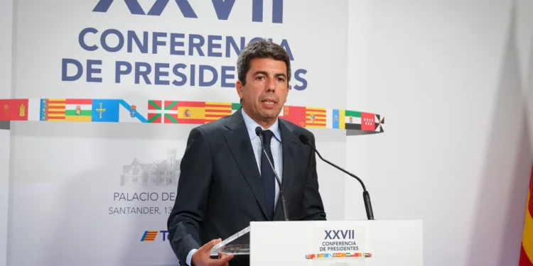 Carlos Mazón exige al Gobierno “más dinero, recursos y compromiso” para los afectados por las riadas 1 Carlos Mazón exige al Gobierno “más dinero, recursos y compromiso” para los afectados por las riadas