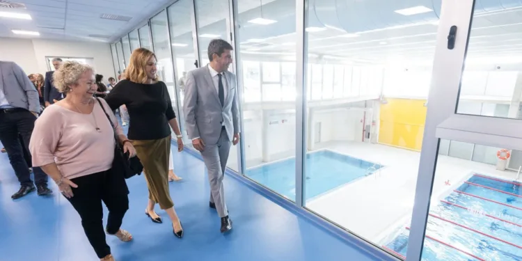El PSOE denuncia que la piscina de Nou Moles se cierra por segunda vez en 3 meses 1 Catalá se "atraganta" con las piscinas municipales de Valencia. Se acumulan las instalaciones cerradas